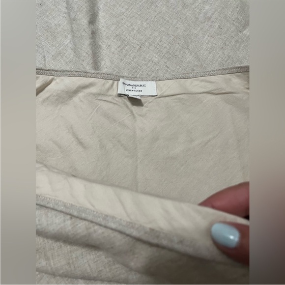 Banana Republic Women’s Beige Midi Skirt - Picture 5 of 7
